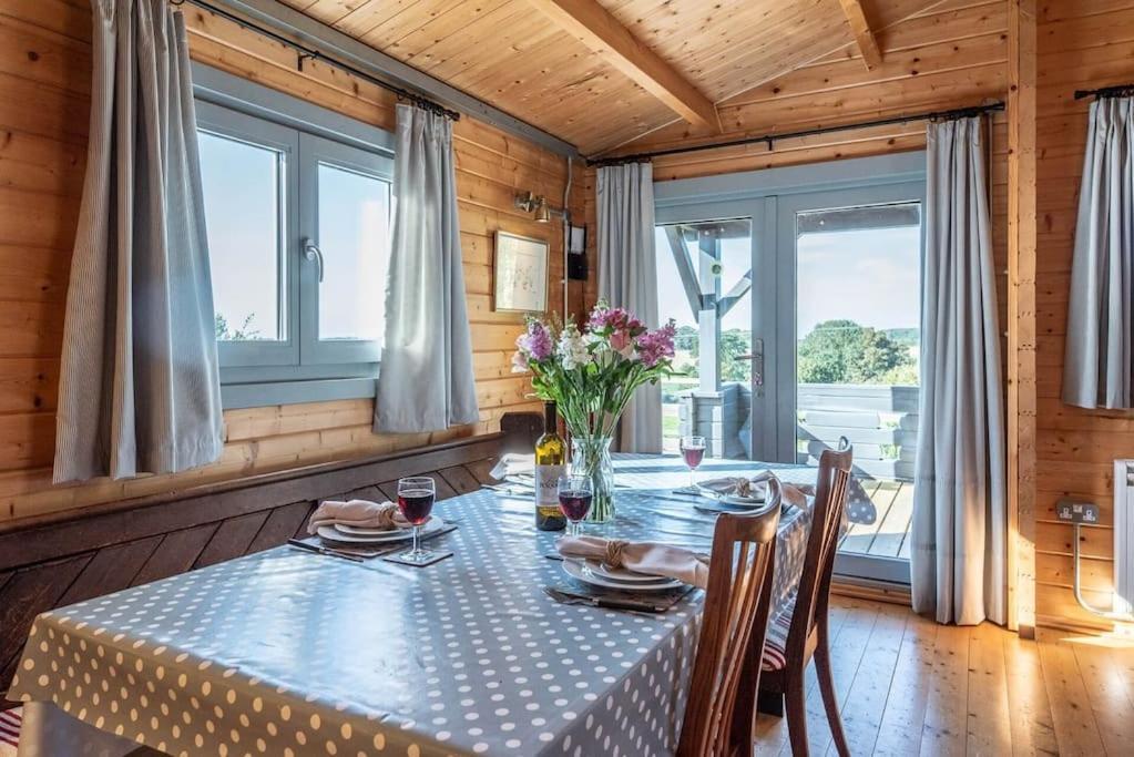 The Cabin, Parham Woodbridge Eksteriør bilde
